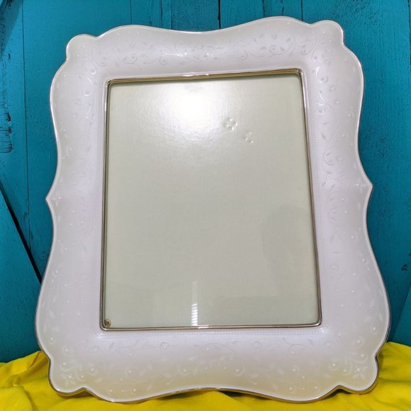 Lenox - 8x10 - Frame - 0077 - Picture 1 of 3